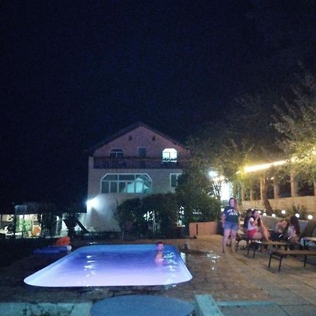 Casamarinela Hotel Orşova Buitenkant foto