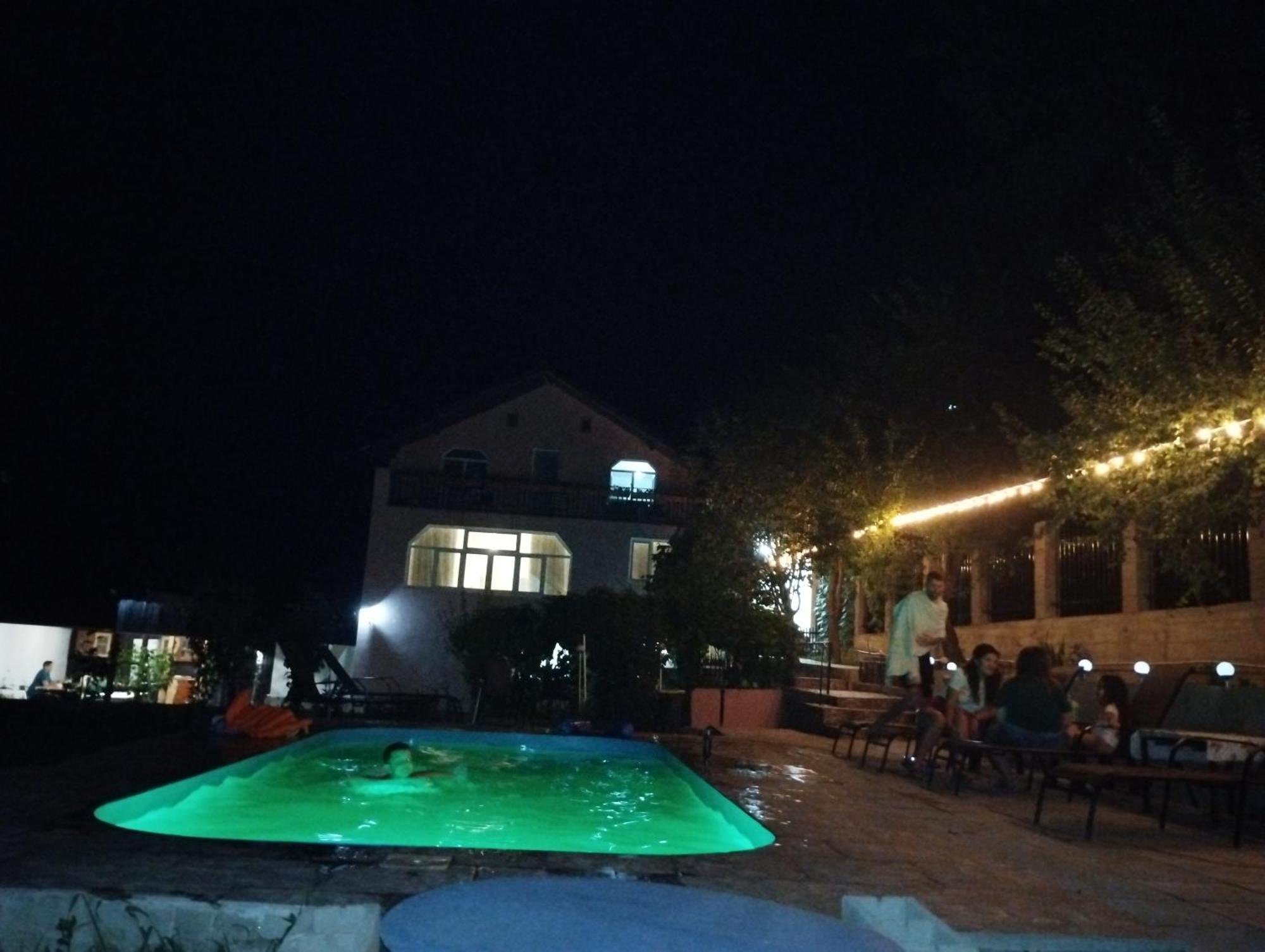 Casamarinela Hotel Orşova Buitenkant foto