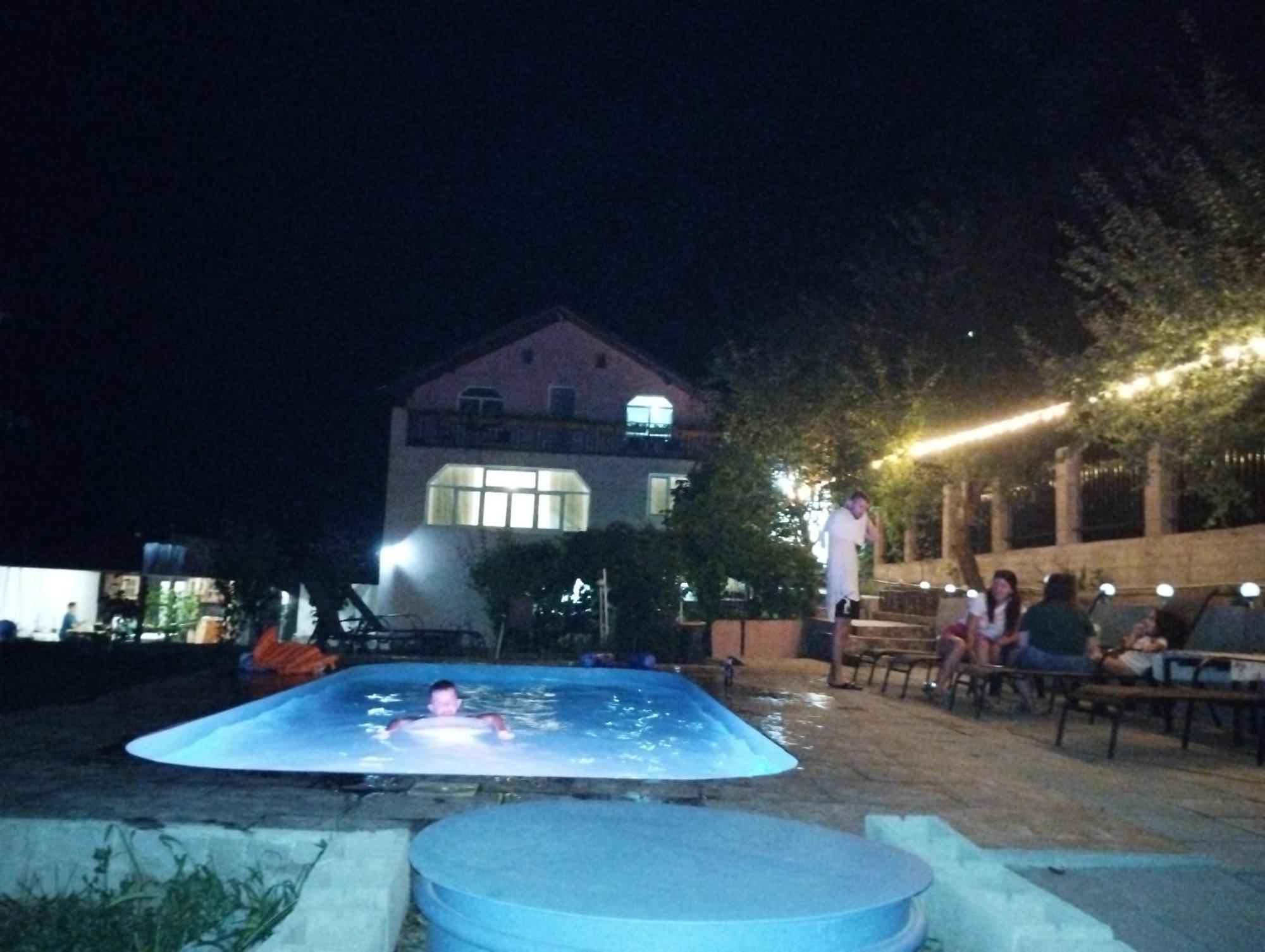Casamarinela Hotel Orşova Buitenkant foto