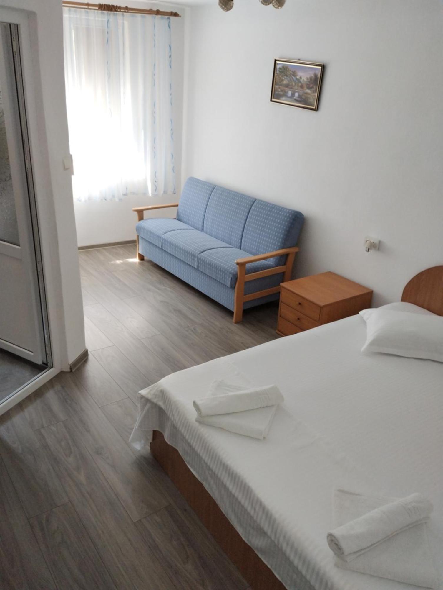 Casamarinela Hotel Orşova Buitenkant foto