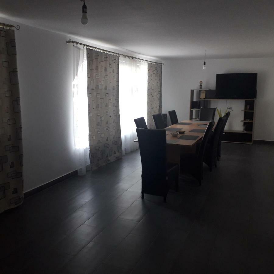 Casamarinela Hotel Orşova Buitenkant foto